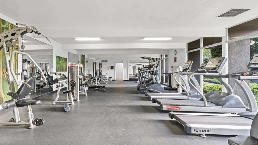 3050 Rue D’orleans 423, San Diego, California 92110