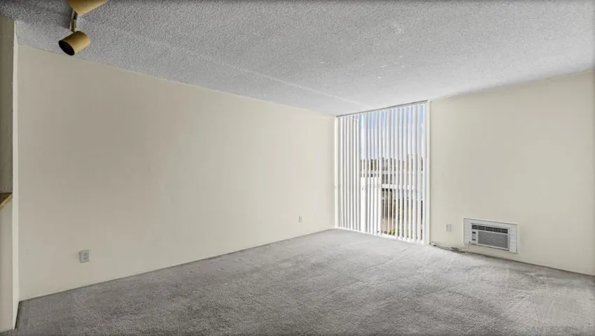 3050 Rue D’orleans 423, San Diego, California 92110
