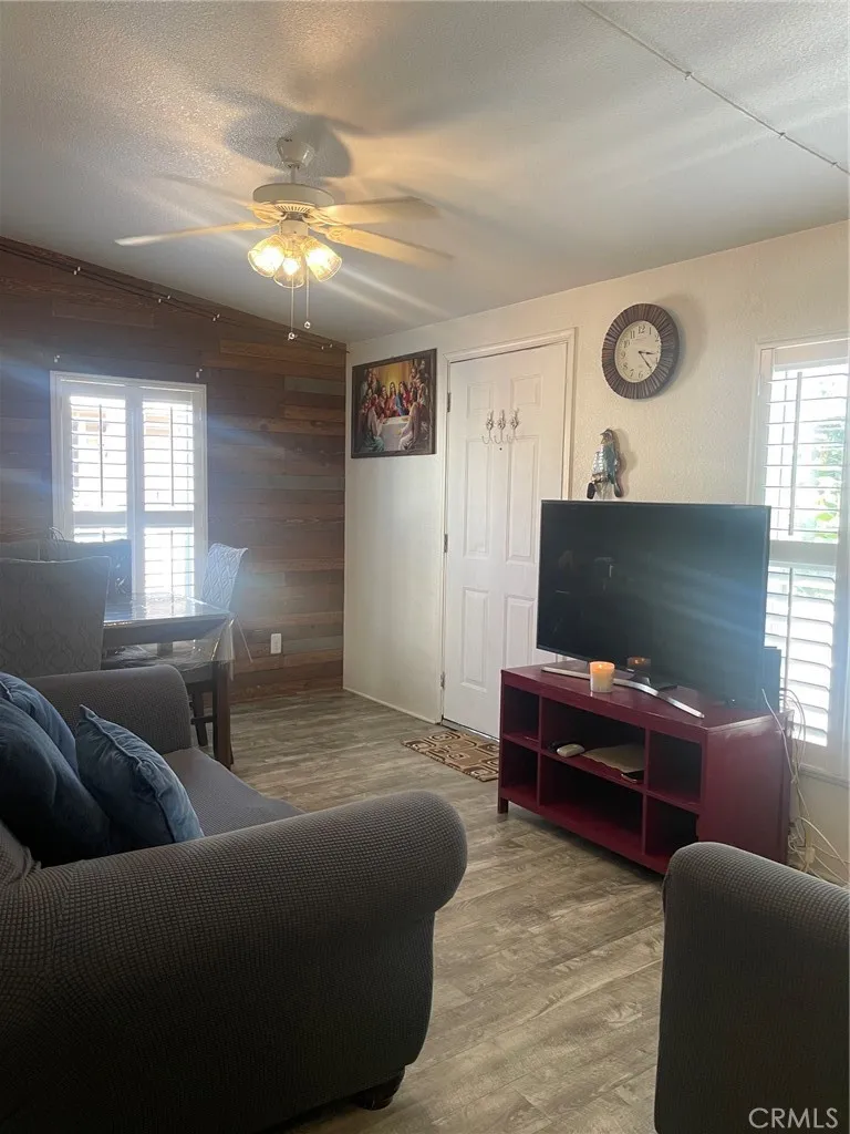 7560 Woodman Place 64, Van Nuys, California 91405 — photo 5