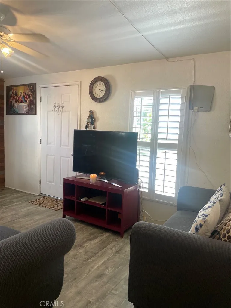 7560 Woodman Place 64, Van Nuys, California 91405 — photo 4