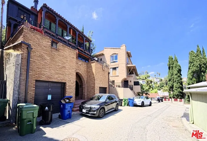 2053 Glencoe Way, Los Angeles, California 90068