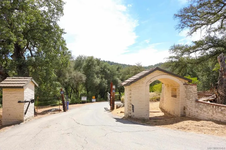 25218 Black Canyon Road, Santa Ysabel, California 92070