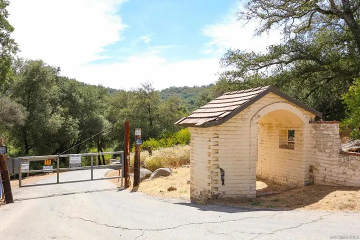 25218 Black Canyon Road, Santa Ysabel, California 92070