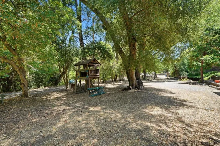 322 Casa Loma Road, Morgan Hill, California 95037