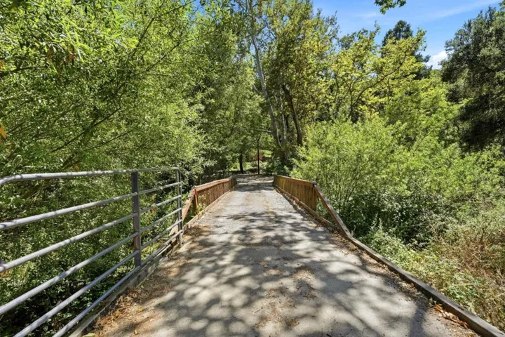 322 Casa Loma Road, Morgan Hill, California 95037