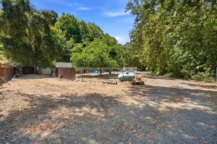 322 Casa Loma Road, Morgan Hill, California 95037