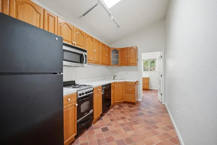 322 Casa Loma Road, Morgan Hill, California 95037