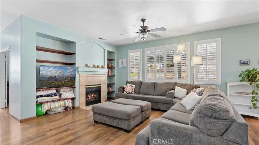 4048 De Anza, Palmdale, California 93551