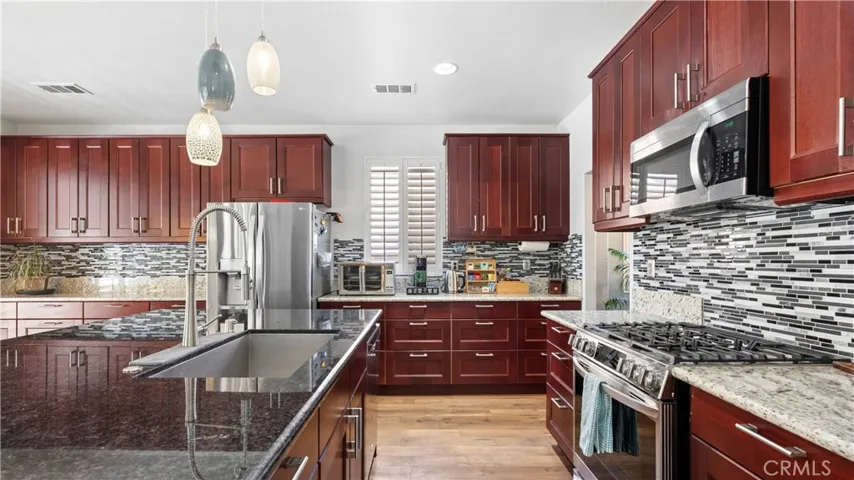 4048 De Anza, Palmdale, California 93551