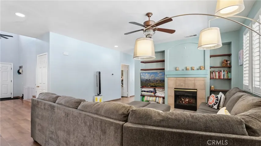 4048 De Anza, Palmdale, California 93551