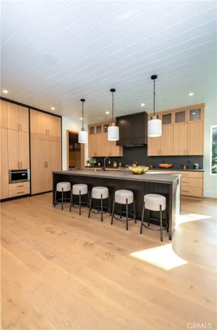 5323 Allott Avenue, Sherman Oaks, California 91401