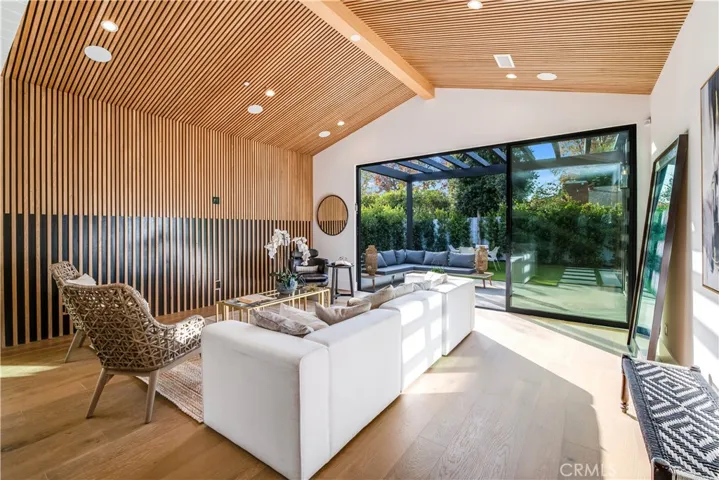5323 Allott Avenue, Sherman Oaks, California 91401