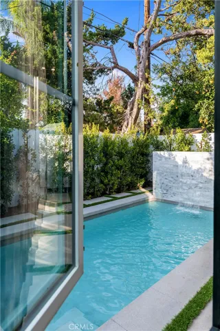 5323 Allott Avenue, Sherman Oaks, California 91401