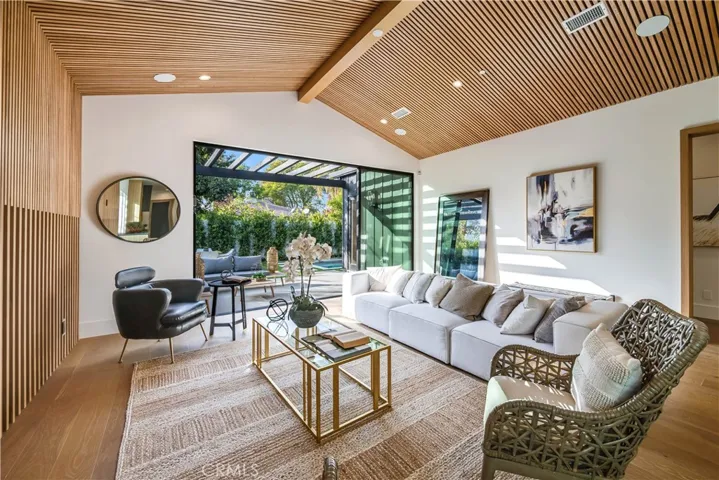 5323 Allott Avenue, Sherman Oaks, California 91401