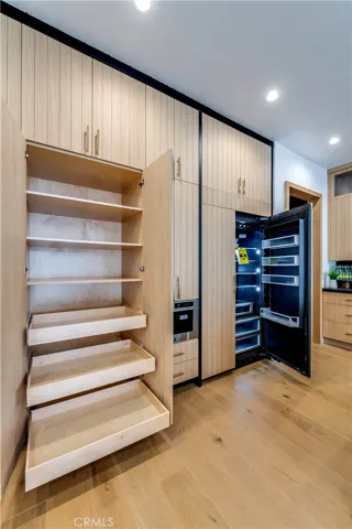 5323 Allott Avenue, Sherman Oaks, California 91401