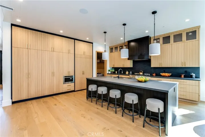 5323 Allott Avenue, Sherman Oaks, California 91401