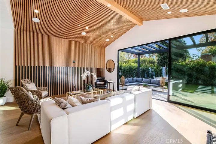 5323 Allott Avenue, Sherman Oaks, California 91401