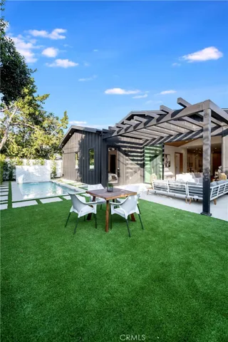 5323 Allott Avenue, Sherman Oaks, California 91401