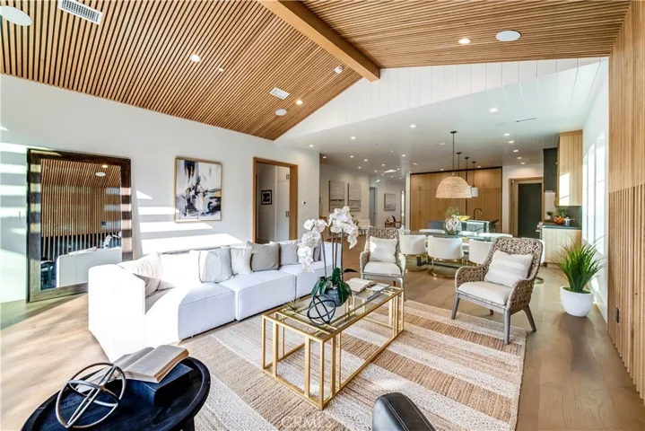 5323 Allott Avenue, Sherman Oaks, California 91401
