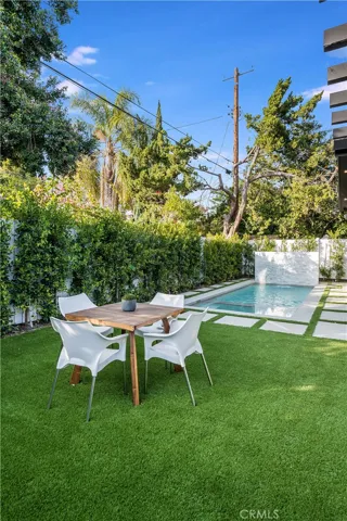 5323 Allott Avenue, Sherman Oaks, California 91401