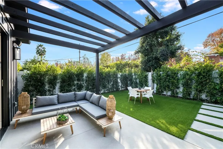 5323 Allott Avenue, Sherman Oaks, California 91401