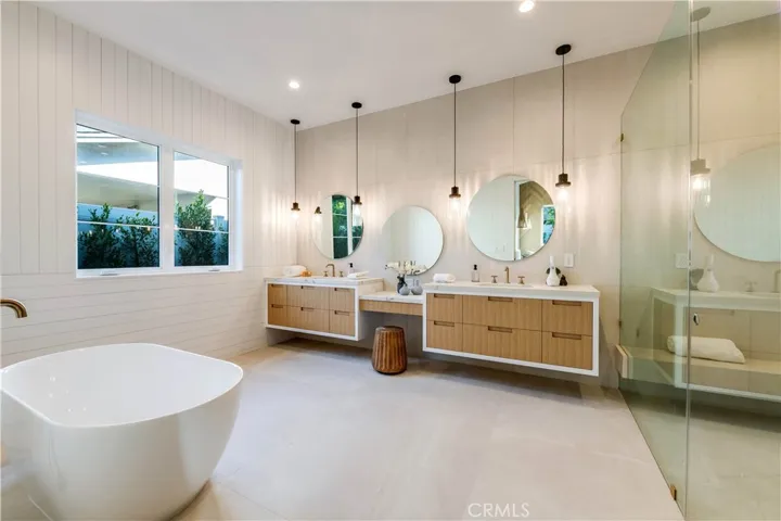 5323 Allott Avenue, Sherman Oaks, California 91401