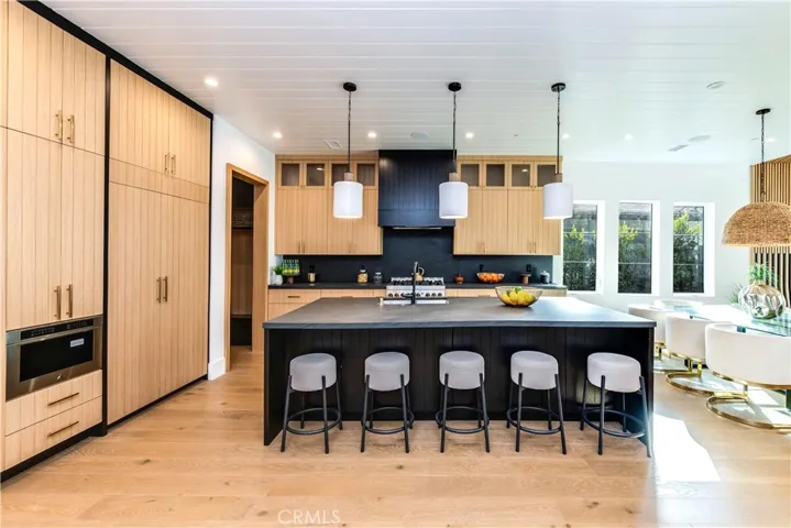 5323 Allott Avenue, Sherman Oaks, California 91401