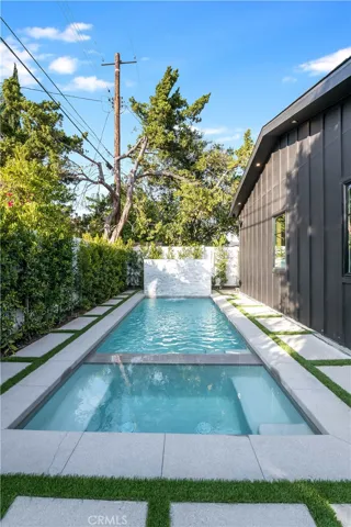 5323 Allott Avenue, Sherman Oaks, California 91401