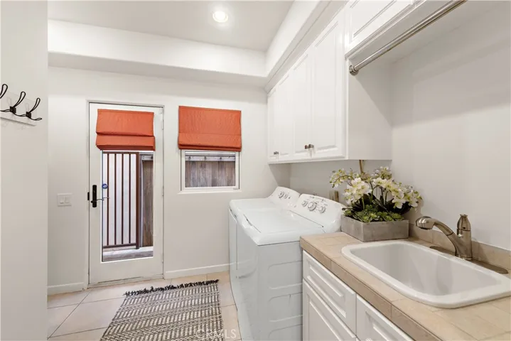 432 Acacia Avenue, Corona Del Mar, California 92625