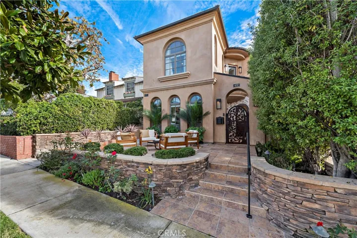 432 Acacia Avenue, Corona Del Mar, California 92625