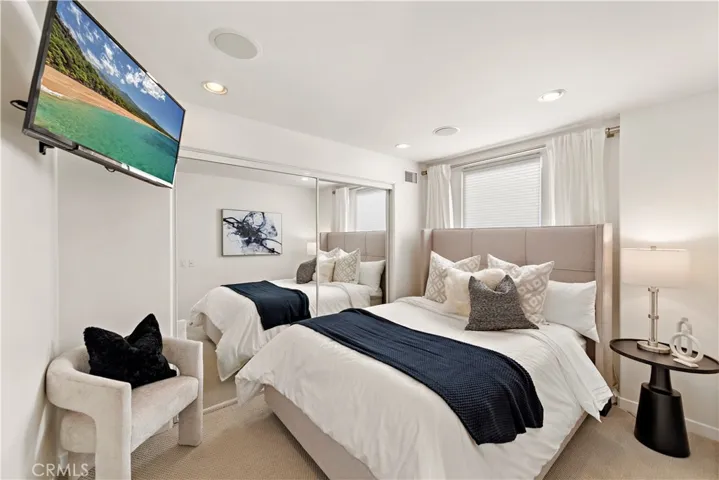 432 Acacia Avenue, Corona Del Mar, California 92625