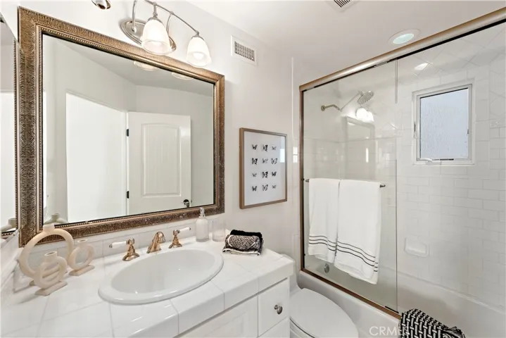 432 Acacia Avenue, Corona Del Mar, California 92625