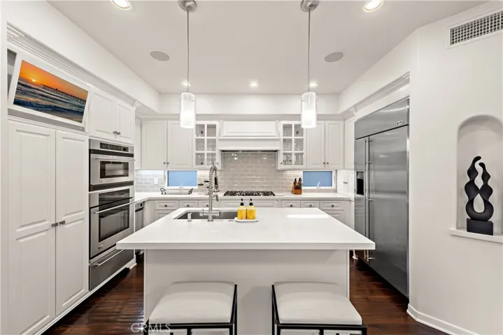 432 Acacia Avenue, Corona Del Mar, California 92625