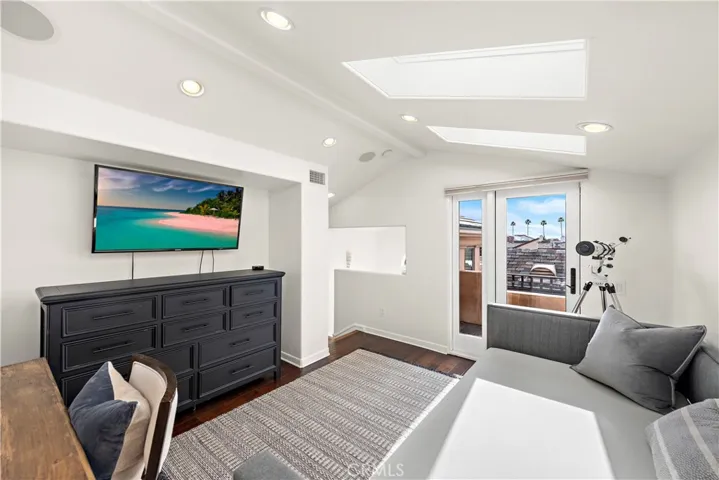 432 Acacia Avenue, Corona Del Mar, California 92625