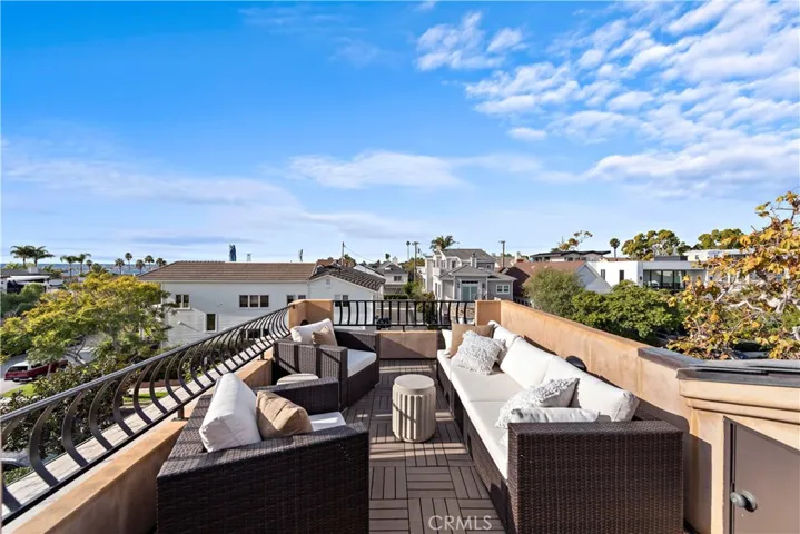 432 Acacia Avenue, Corona Del Mar, California 92625