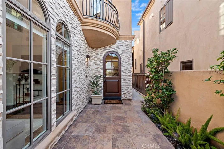 432 Acacia Avenue, Corona Del Mar, California 92625