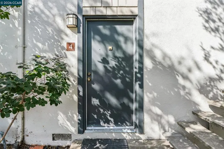 2035 Sierra Rd 4, Concord, California 94518
