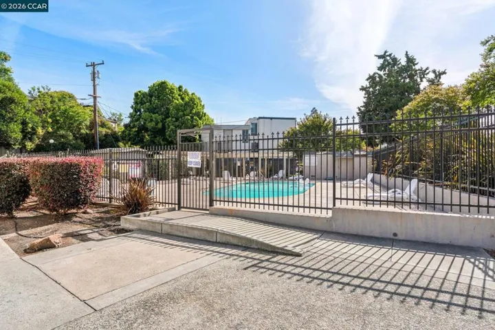 2035 Sierra Rd 4, Concord, California 94518