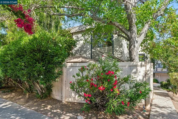 2035 Sierra Rd 4, Concord, California 94518