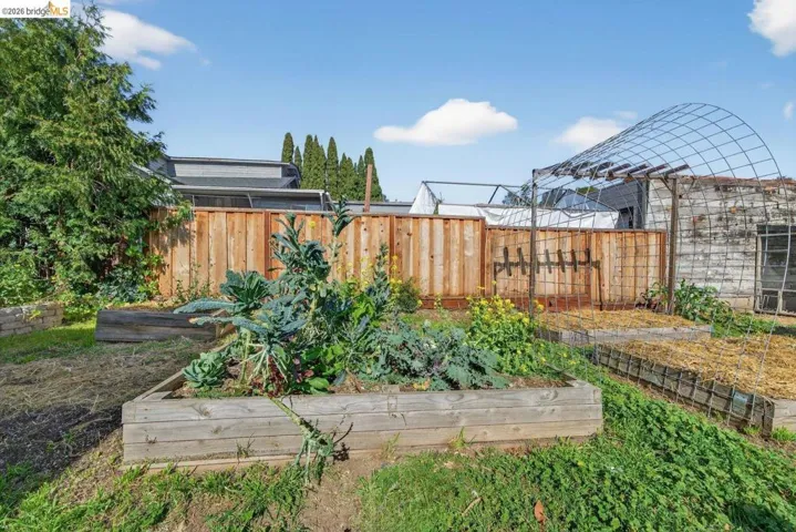 3734 Mcclelland St, Oakland, California 94619