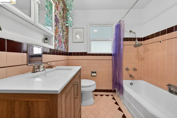 3734 Mcclelland St, Oakland, California 94619