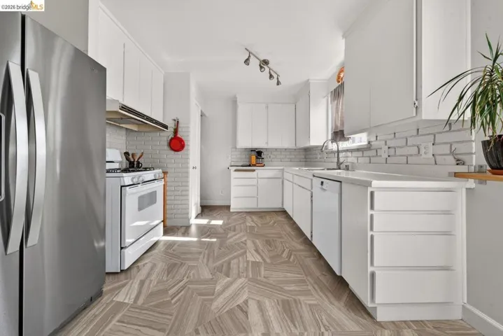 3734 Mcclelland St, Oakland, California 94619