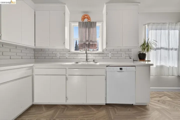 3734 Mcclelland St, Oakland, California 94619