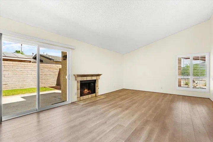 24-875 Arroyo Vista Dr-12