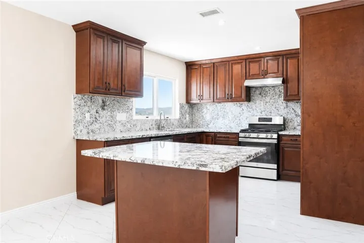 1387 W Francis, Ontario, California 91762