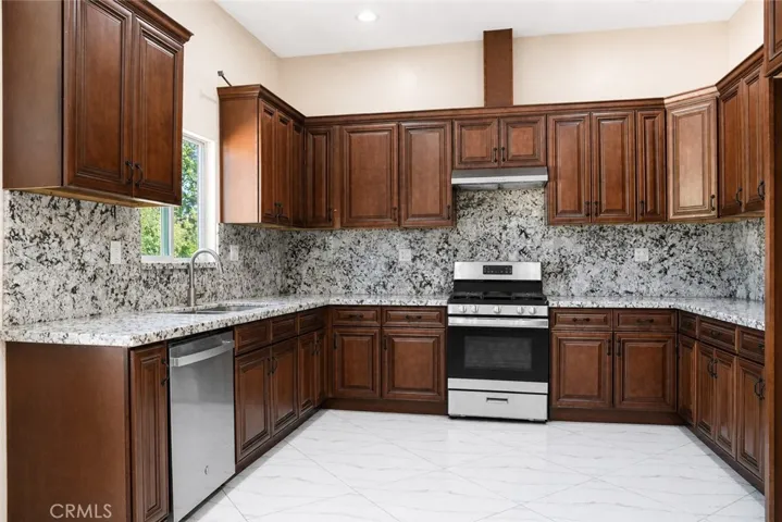 1387 W Francis, Ontario, California 91762