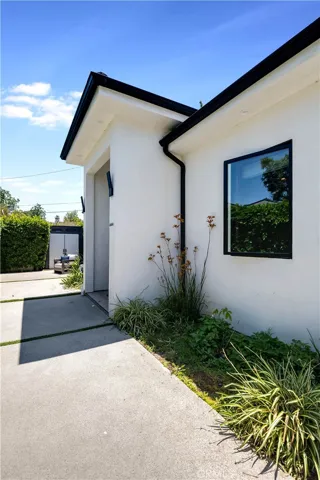 23262 Gonzales Drive, Woodland Hills, California 91367