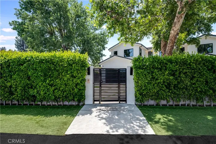 23262 Gonzales Drive, Woodland Hills, California 91367