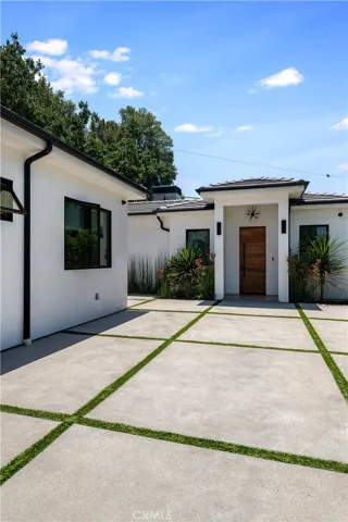 23262 Gonzales Drive, Woodland Hills, California 91367