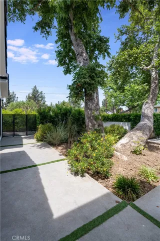 23262 Gonzales Drive, Woodland Hills, California 91367
